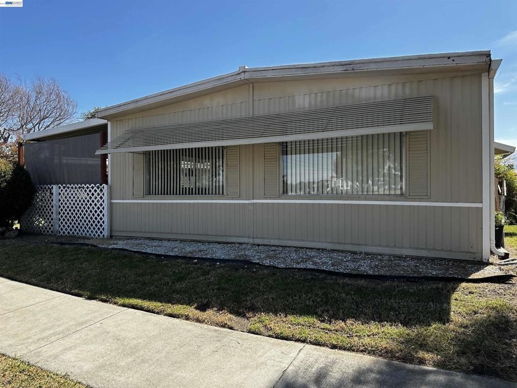121 Fisk Ter, Fremont