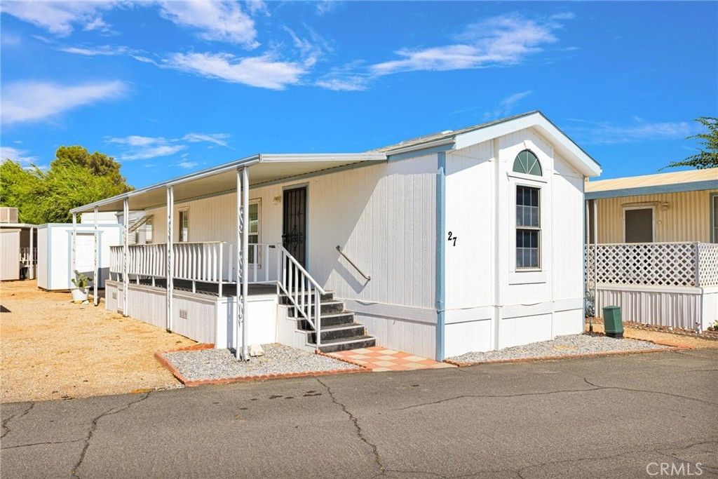 22601 Bear Valley # 27, Apple Valley