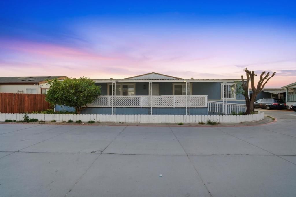 174 Redwood Drive # 174, Hollister