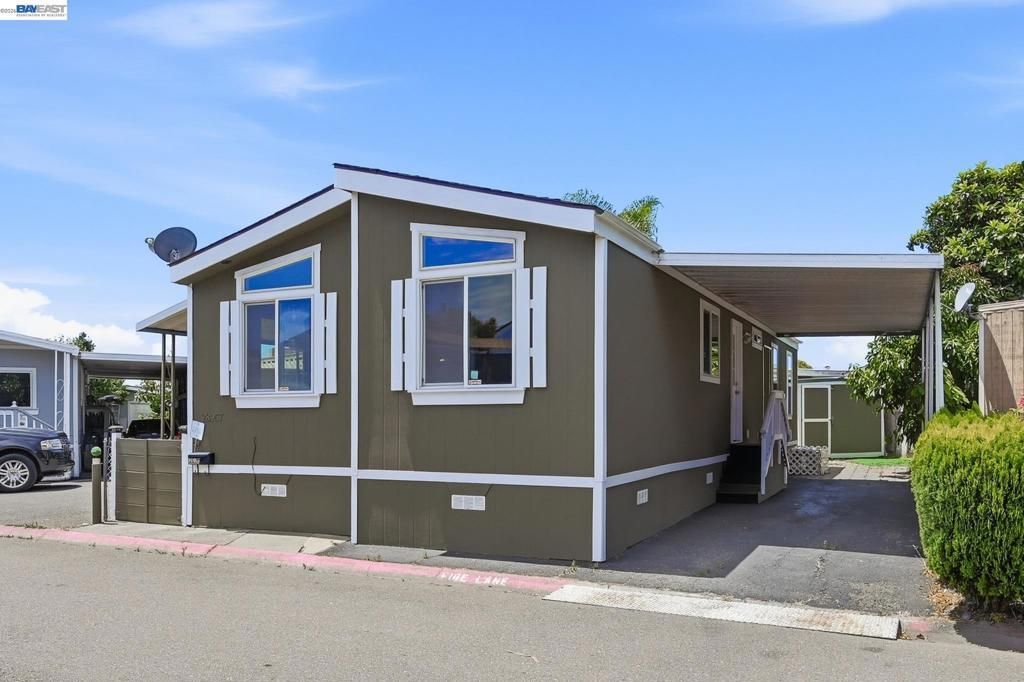 28957 Venus St, Hayward