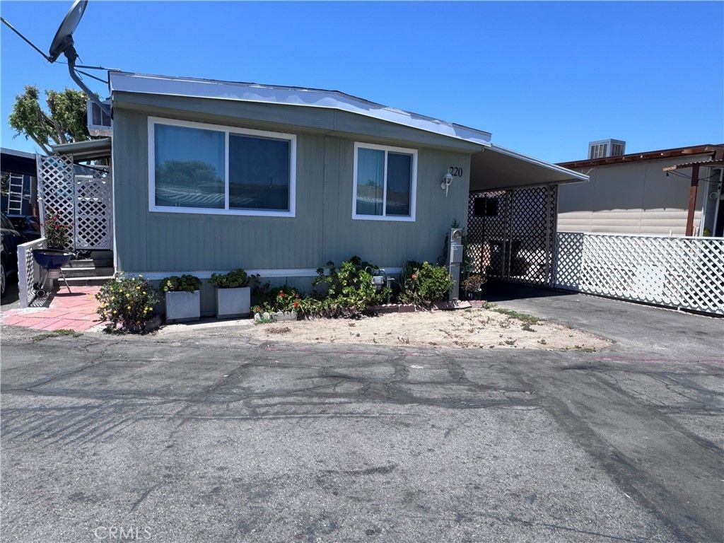 220 Vienna, Santa Ana