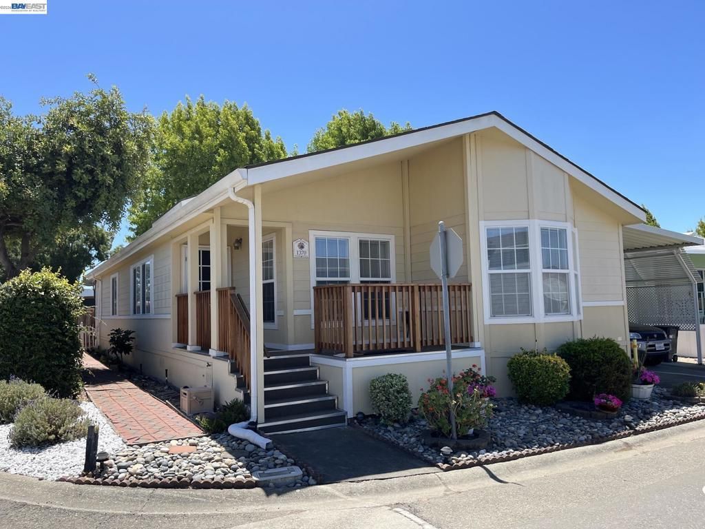 1370 Buckingham Way, Hayward