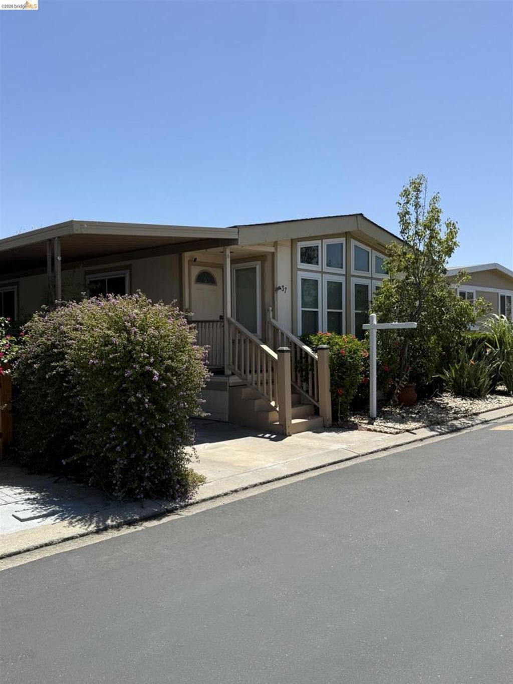 812 W Clover, Tracy