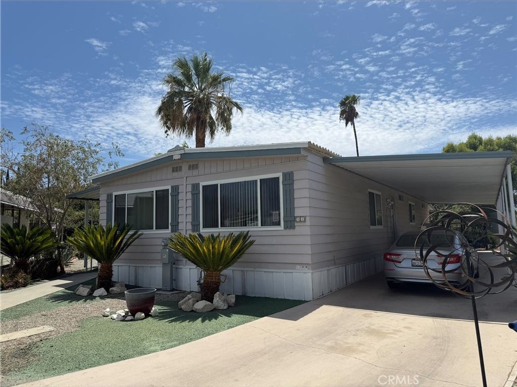 42751 Highway 74 # 57, Hemet
