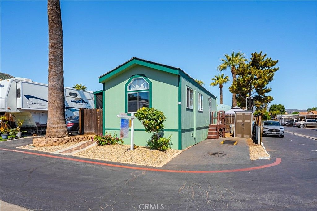 15980 Grand # T11, Lake Elsinore