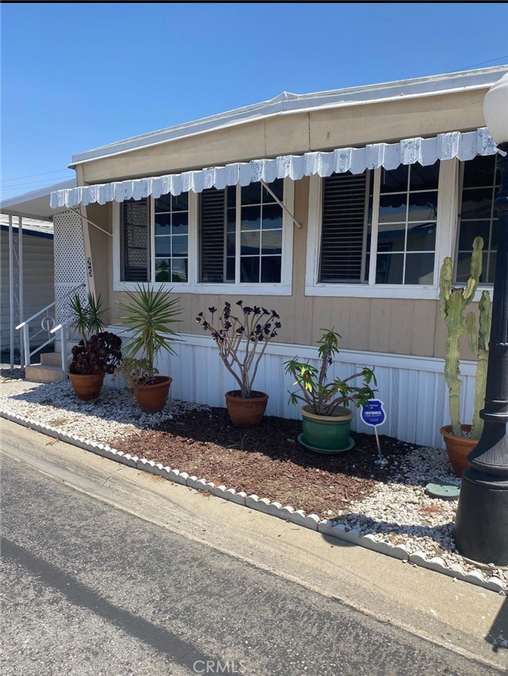 10001 W Frontage Rd, South Gate