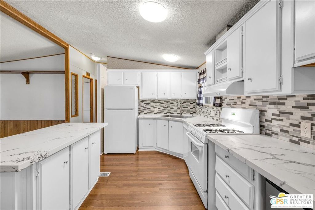15300 Palm Drive # 14, Desert Hot Springs