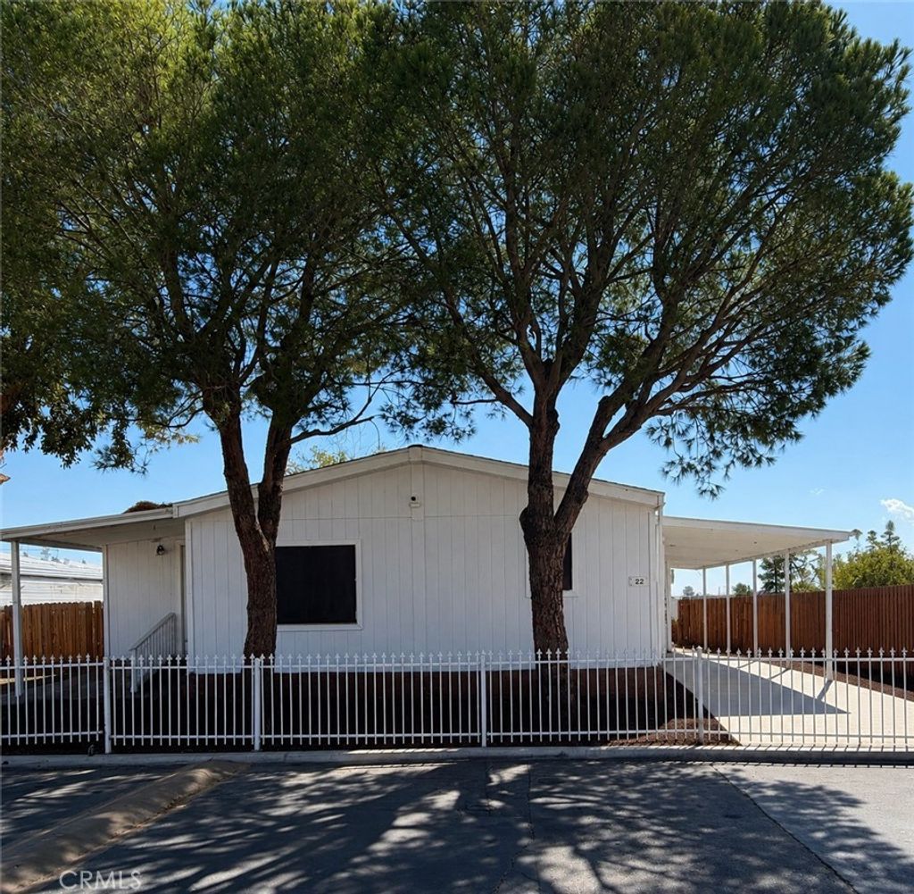 22838 Bear Valley # 22, Apple Valley