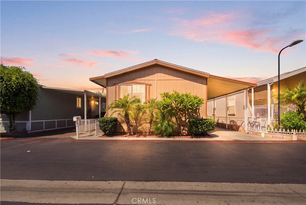 1241 N East St # 96, Anaheim