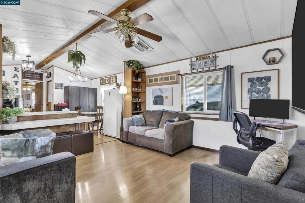 13 Deck Dr, Suisun City