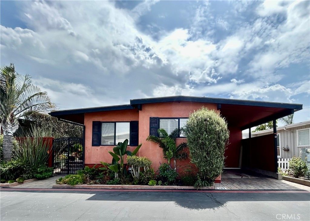 103 Yorktown, Newport Beach