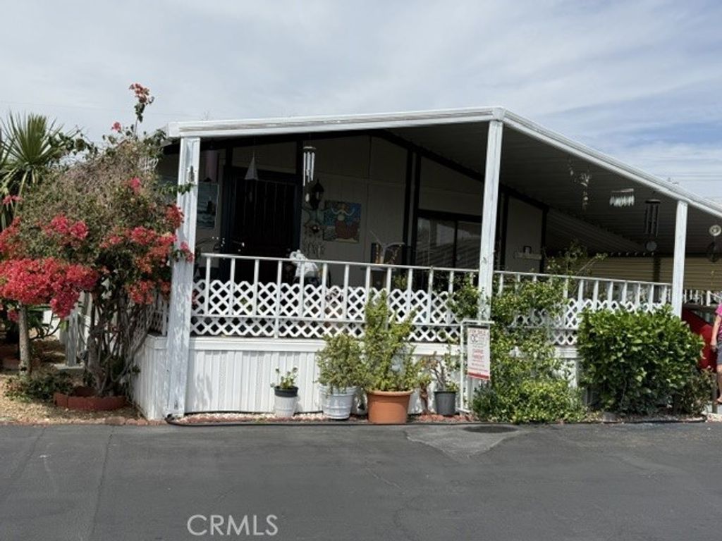 1540 75 E Trenton, Orange