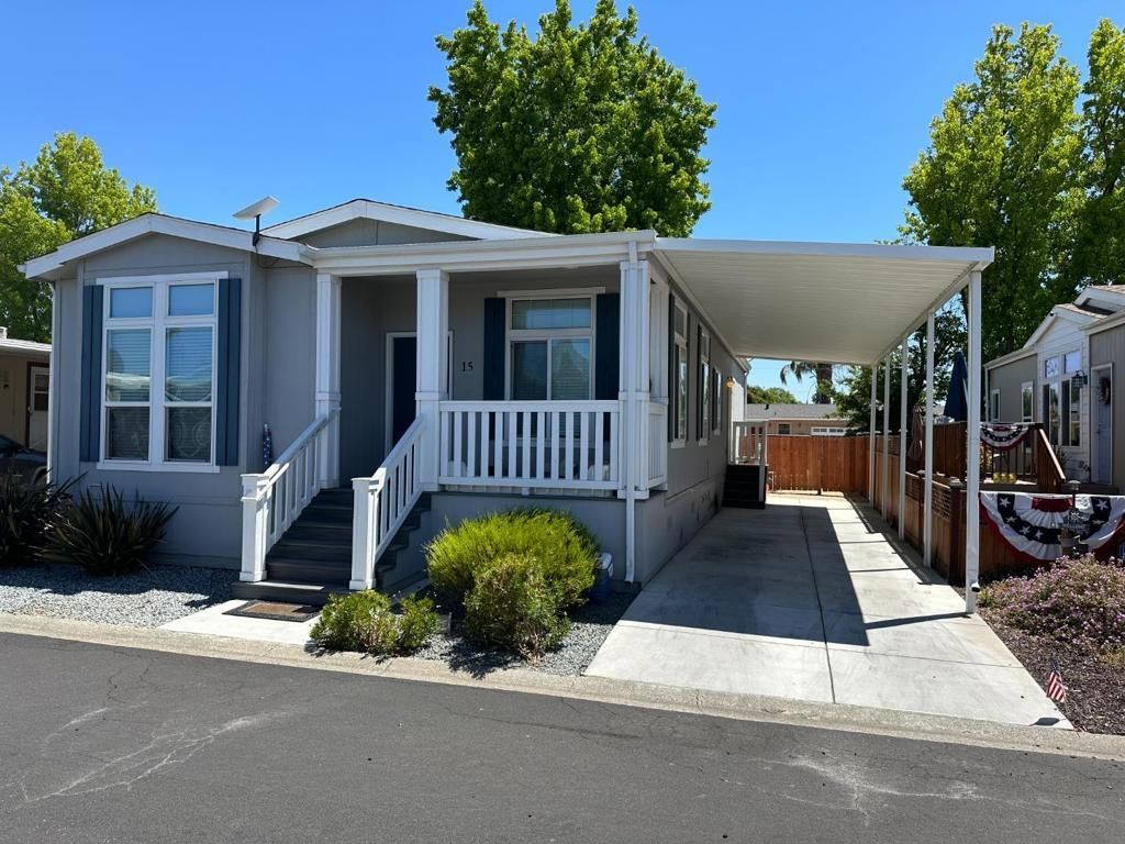 500 W 10th Street # 15, Gilroy