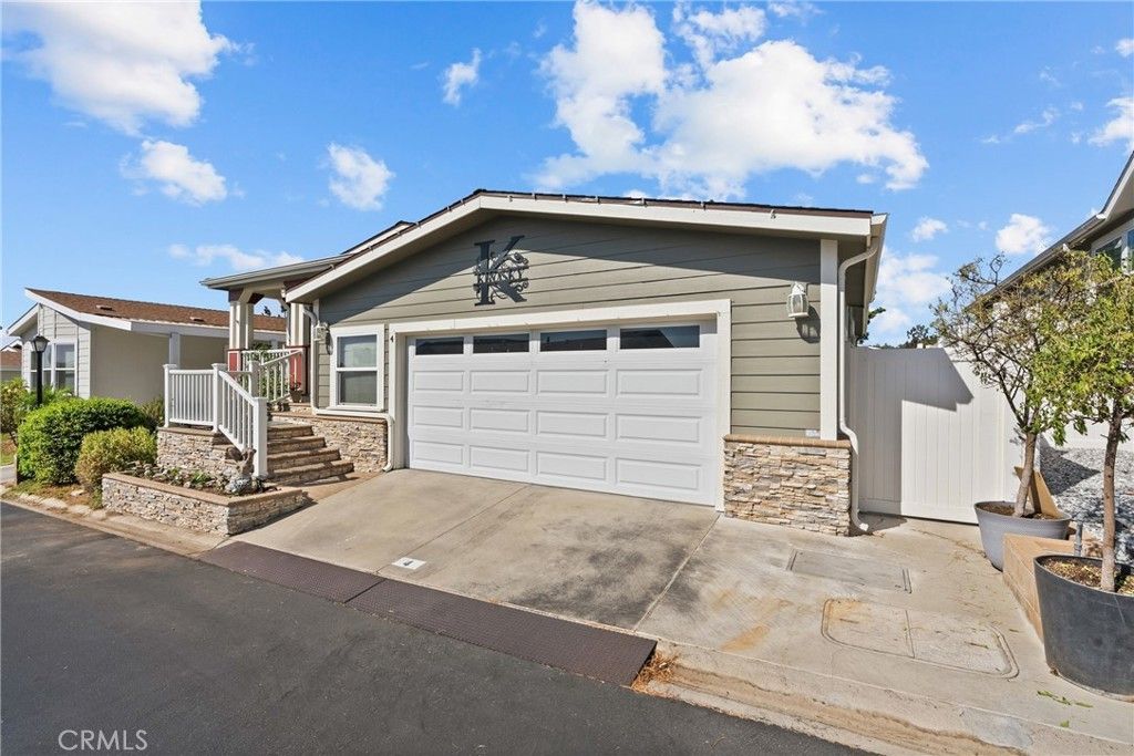 15455 Glenoaks Boulevard # Spc 4, Sylmar
