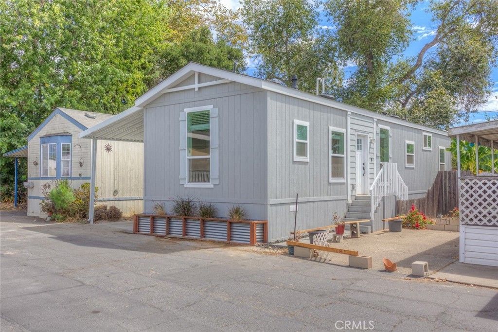 520 Pine Avenue # 11, Goleta