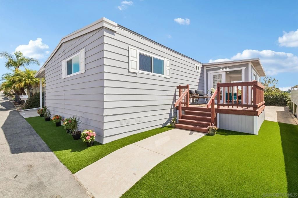 243 Havenview Lane, Oceanside
