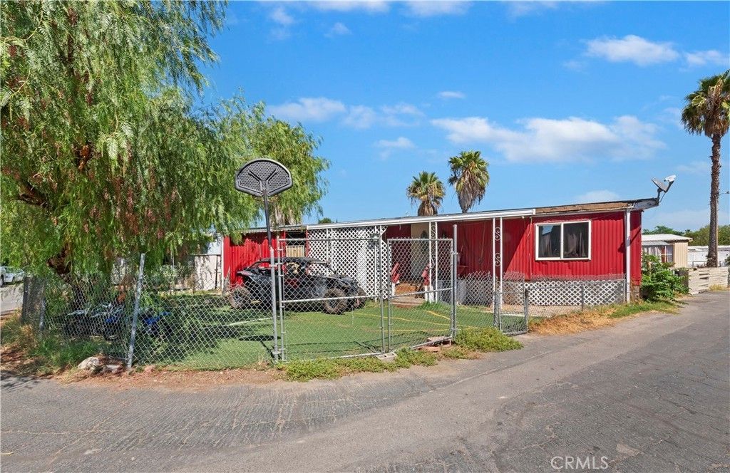 8362 Redwood Ave Spc 38, Fontana