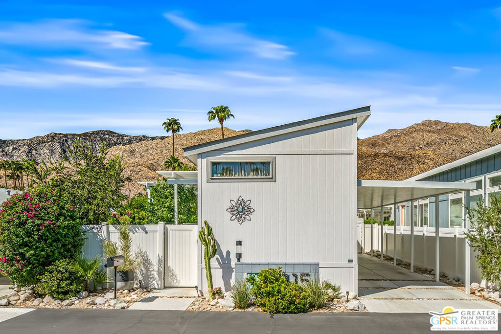 415 Ginger Drive, Palm Springs