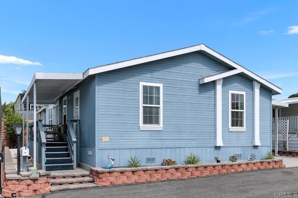 120 Brookside Lane, Oceanside