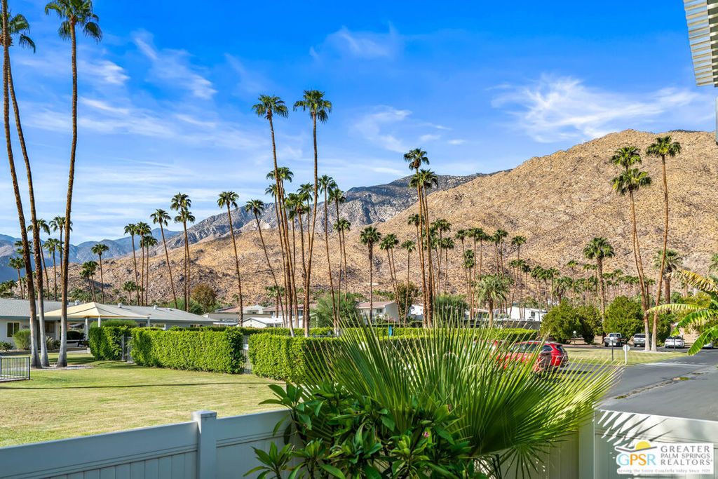 318 Lei Drive, Palm Springs