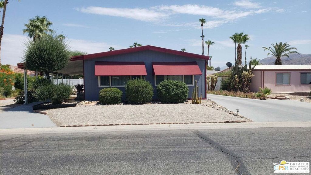 302 Avenida Andorra, Cathedral City