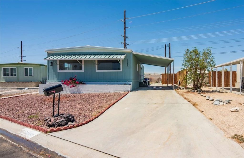 73250 Colonial, Thousand Palms