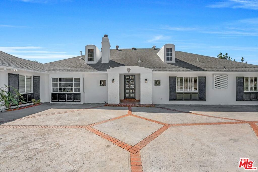 949 N Norman Place, Los Angeles