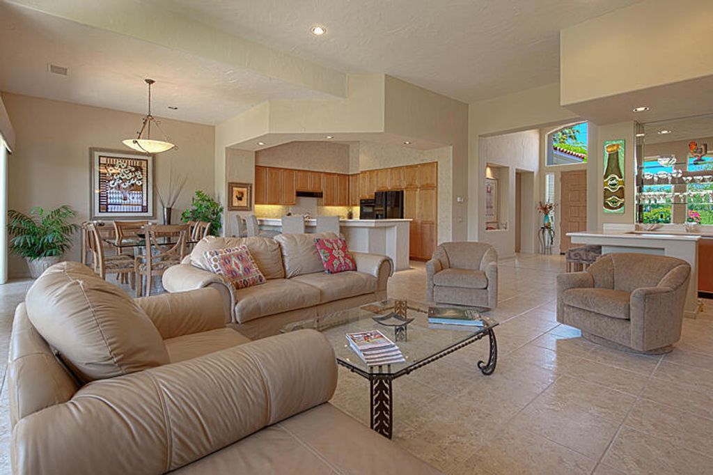 379 Tomahawk Drive, Palm Desert