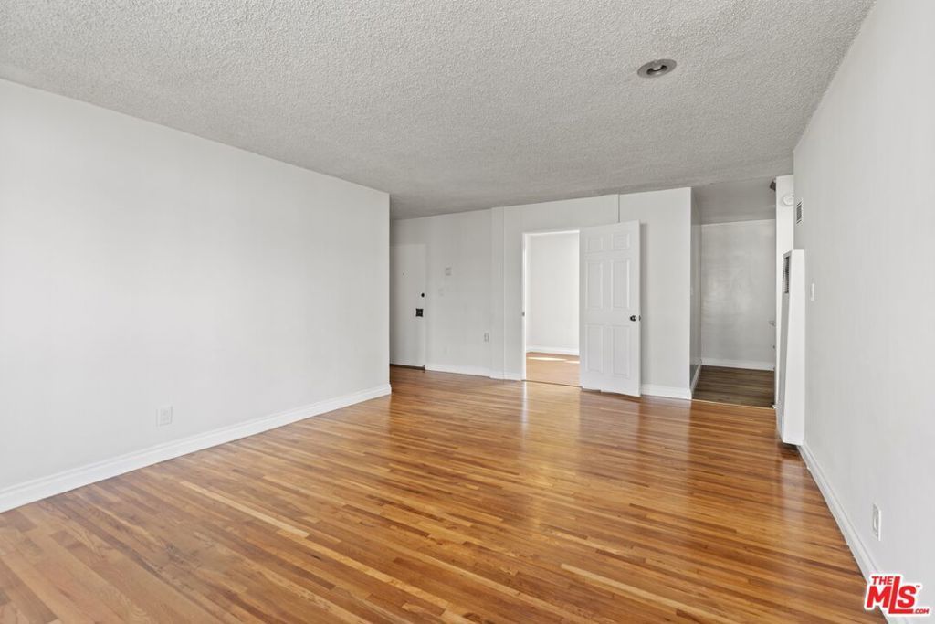 1233 Barry Avenue # 202, Los Angeles