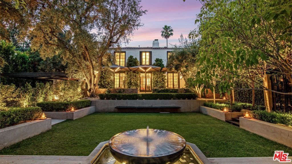 7065 Hillside Avenue, Los Angeles