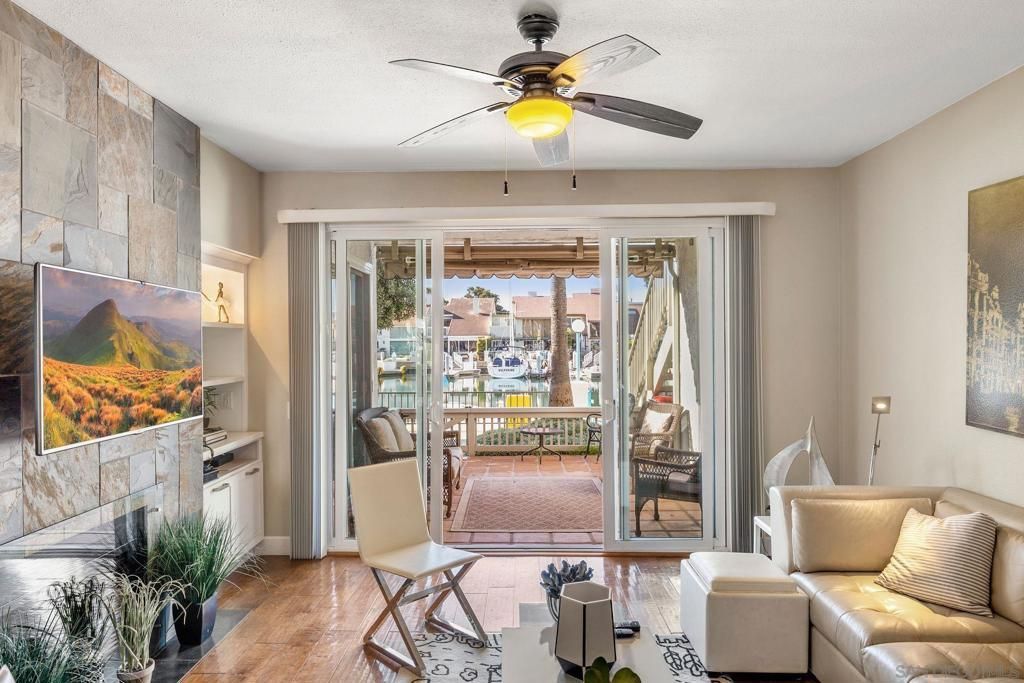 69 Kingston, Coronado