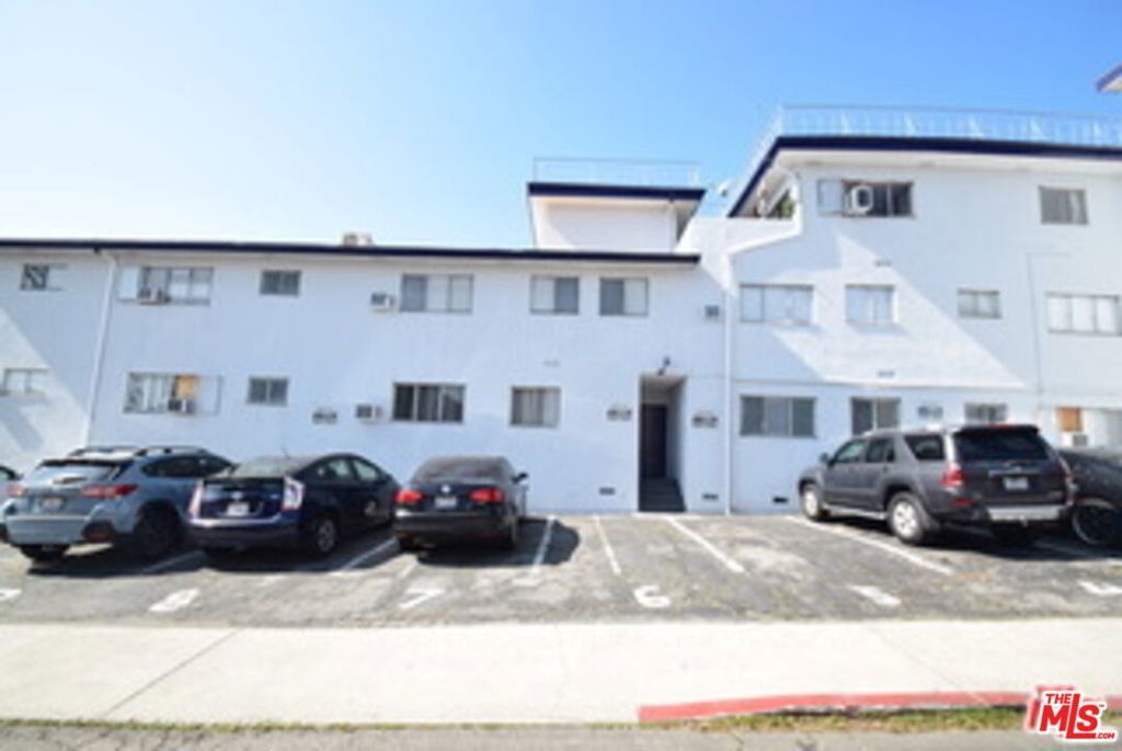 1940 Carmen Avenue # Penthouse, Los Angeles
