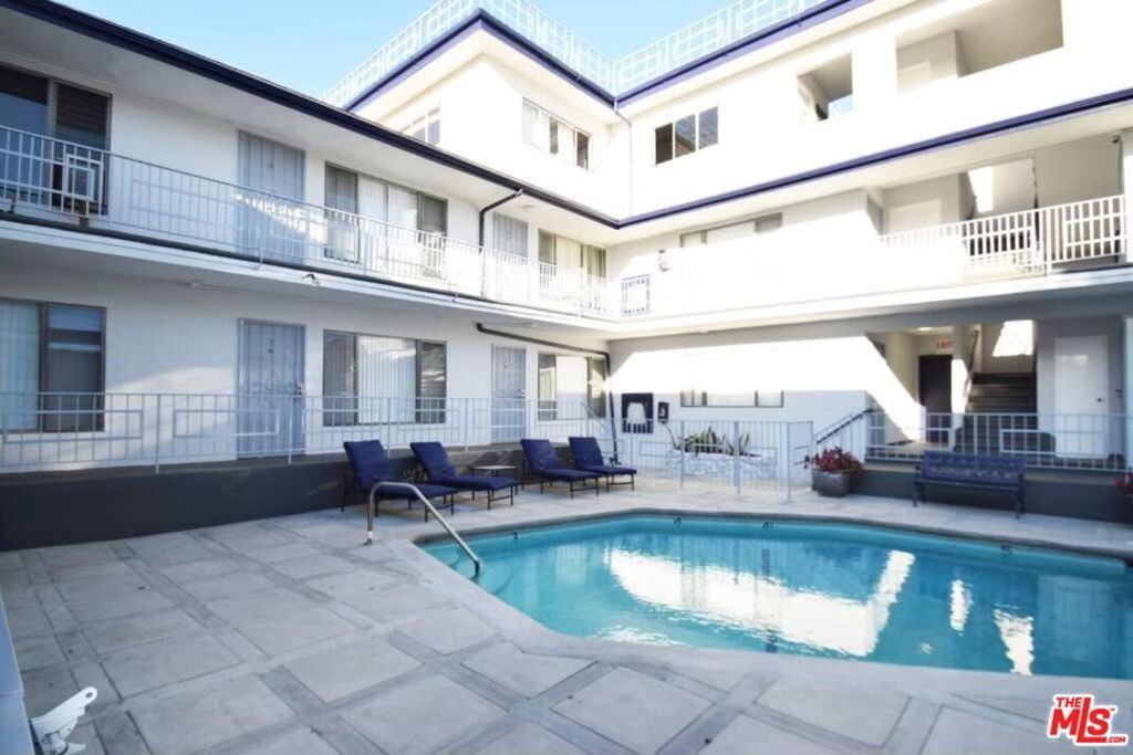 1940 Carmen Avenue, Los Angeles