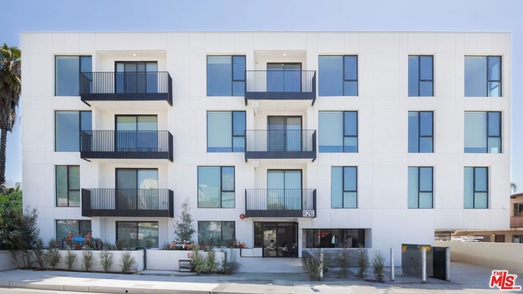 1126 N Cornwell Street # 102, Los Angeles