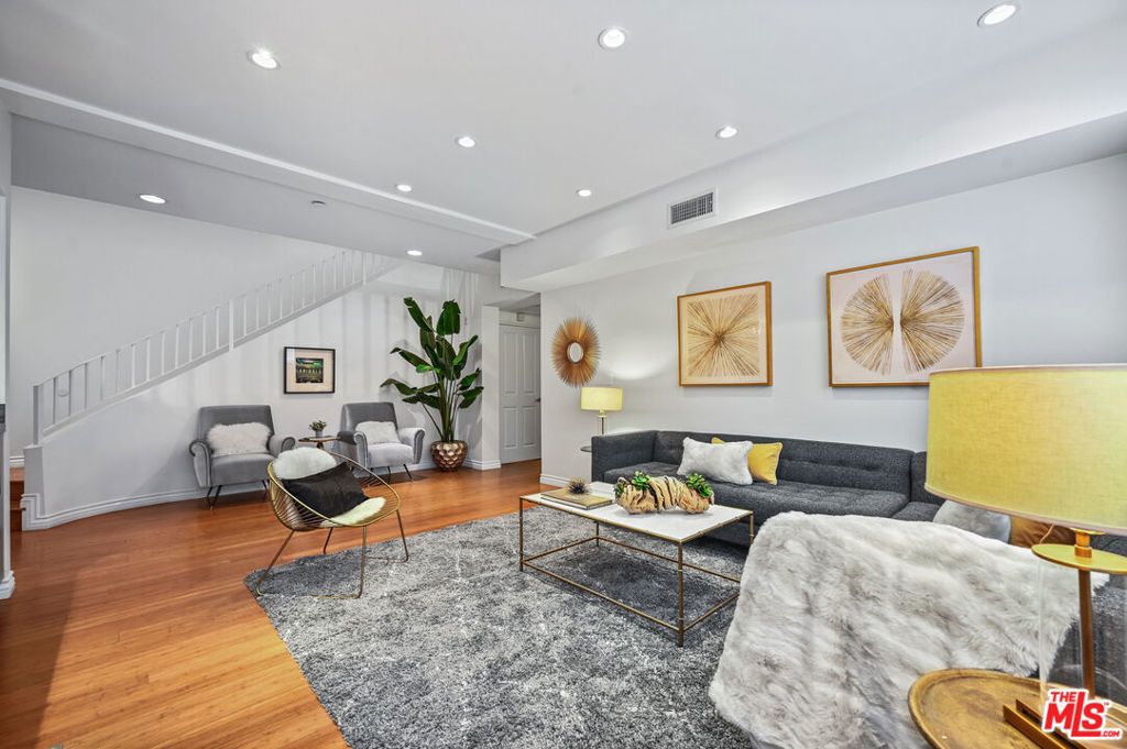 2111 S Beverly Glen Boulevard # 103, Los Angeles