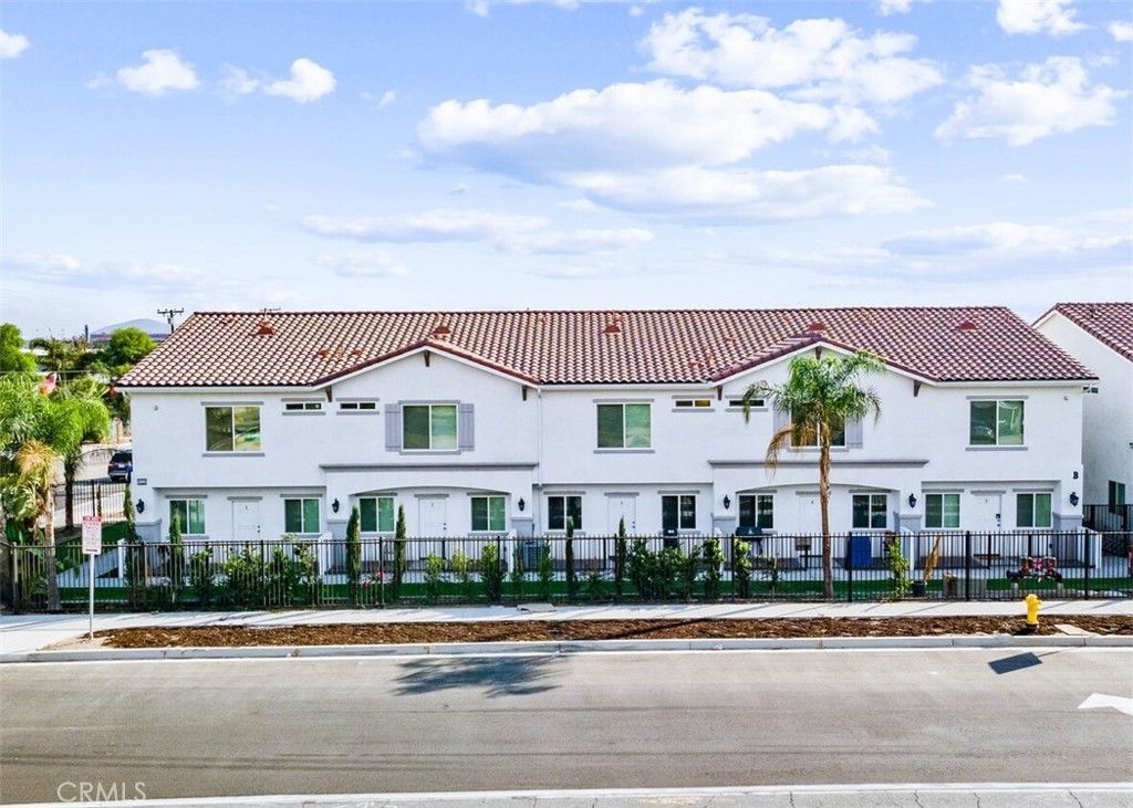 13665 Arrow Boulevard # 6, Fontana