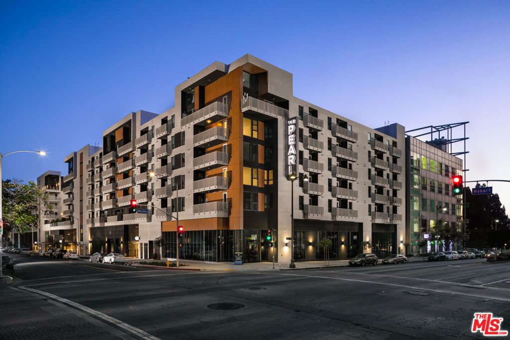 687 S Hobart Boulevard # 743, Los Angeles