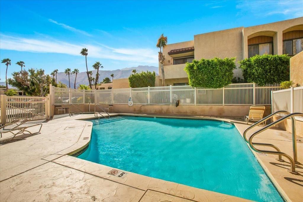200 E Racquet Club Road # 31, Palm Springs