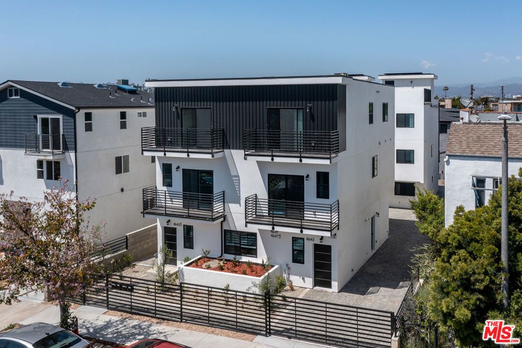 4647 W 18th Street, Los Angeles