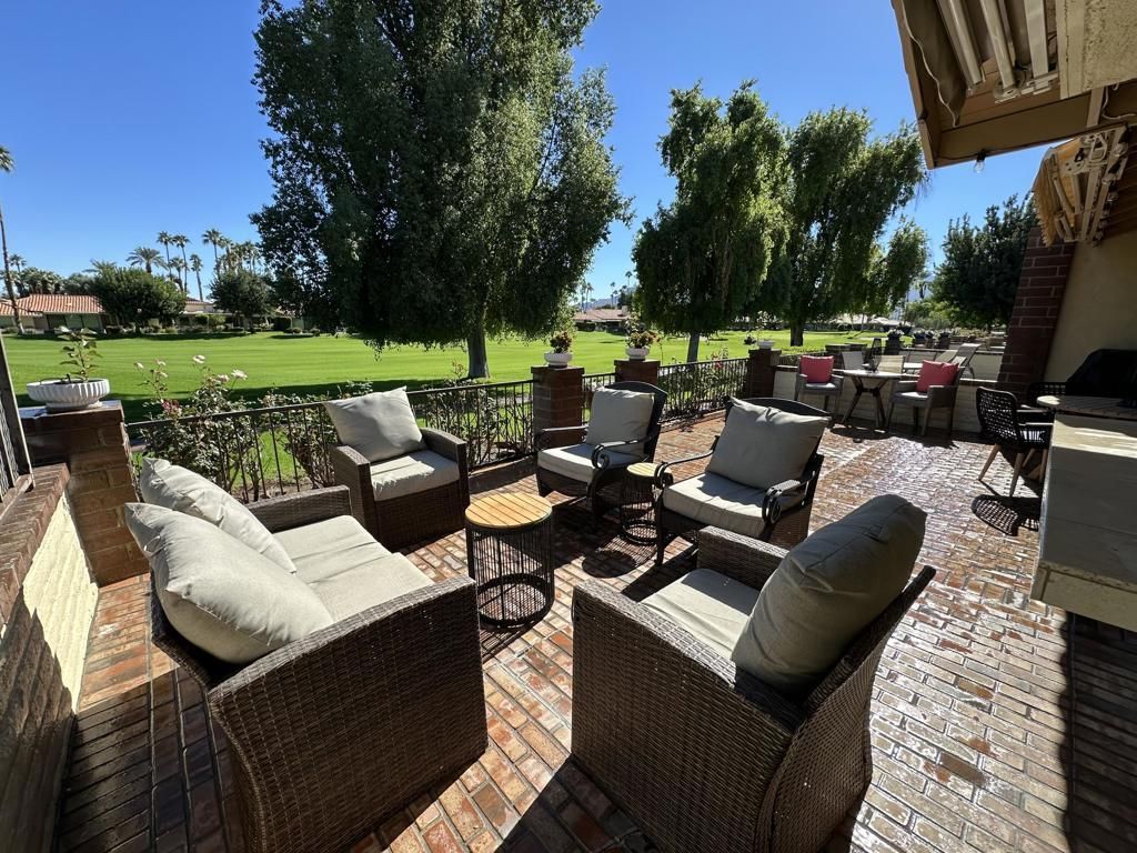 246 Santa Barbara Circle, Palm Desert