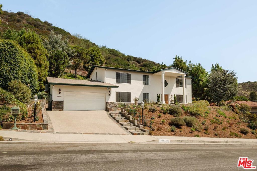 18041 Blue Sail Drive, Pacific Palisades
