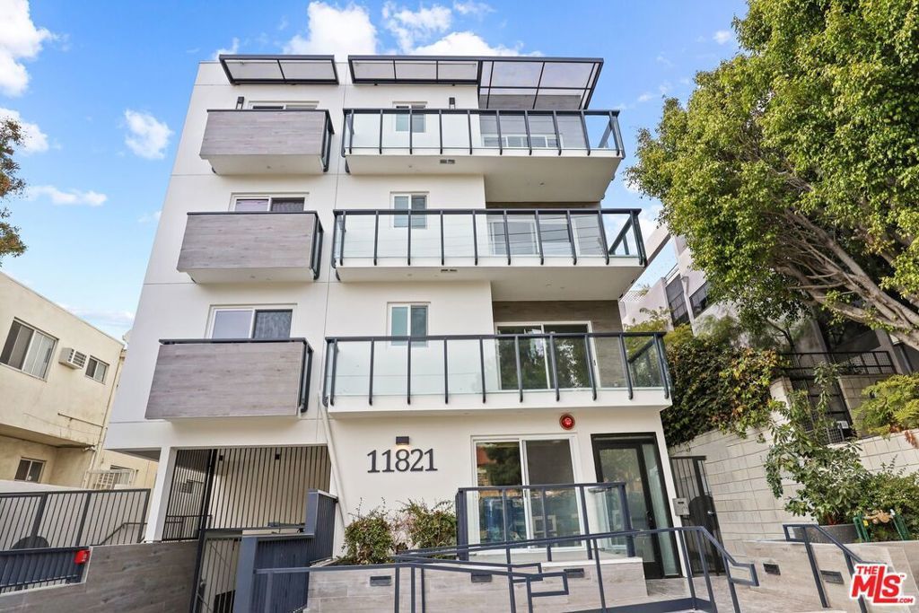11821 Texas Avenue # 101, Los Angeles