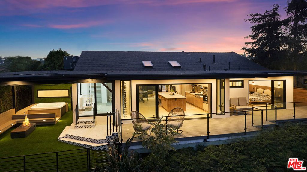 5102 Escobedo Drive, Woodland Hills
