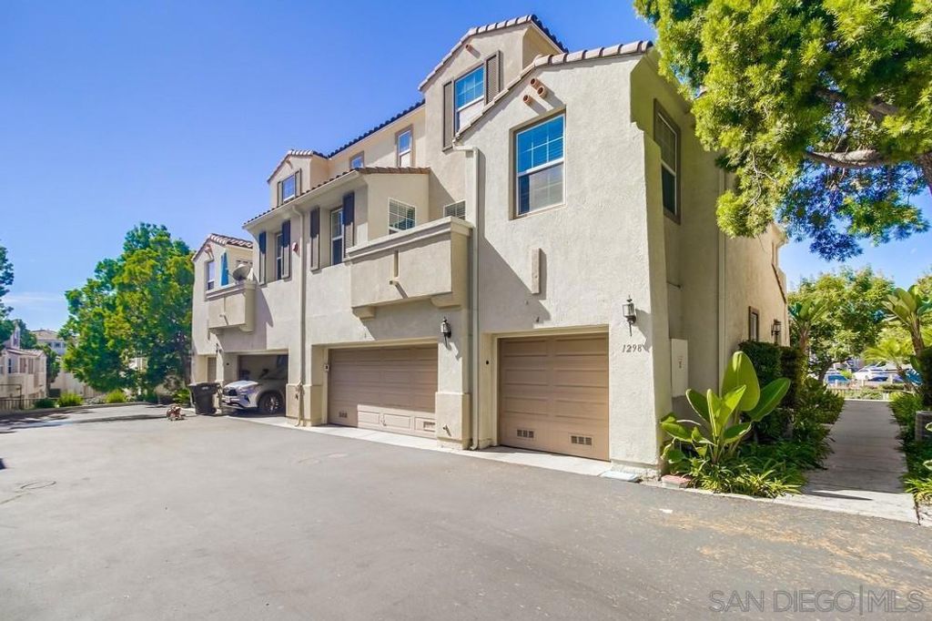 1298 Fools Gold Way # 4, Chula Vista
