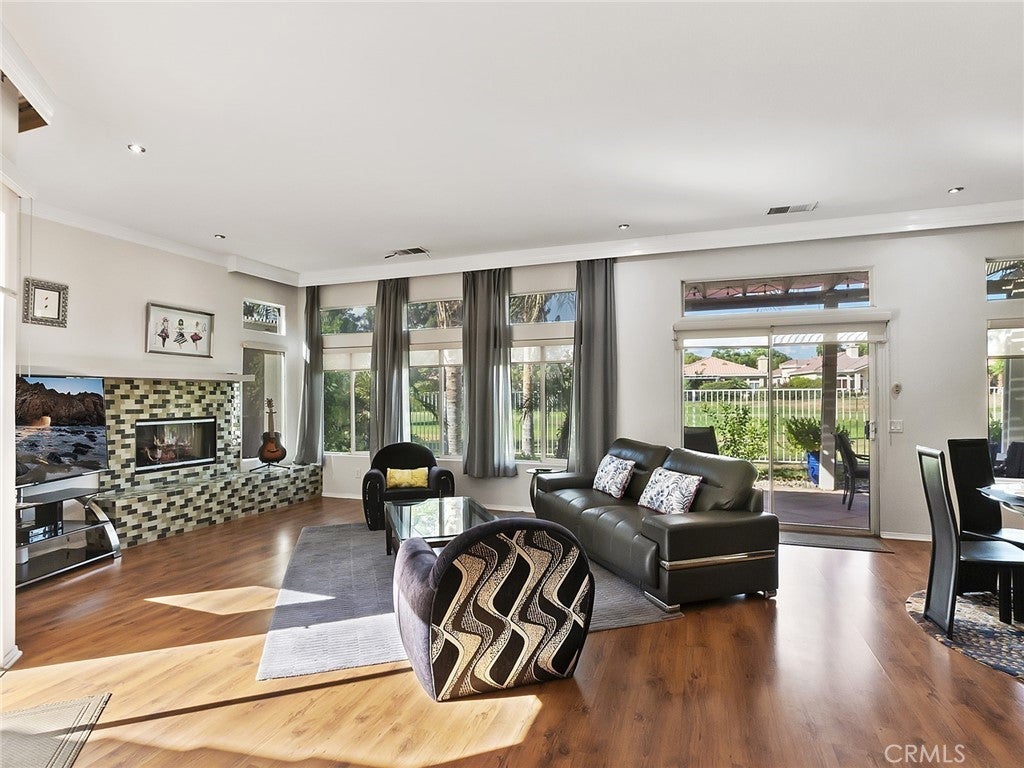 Photo of Listing #IG24219233