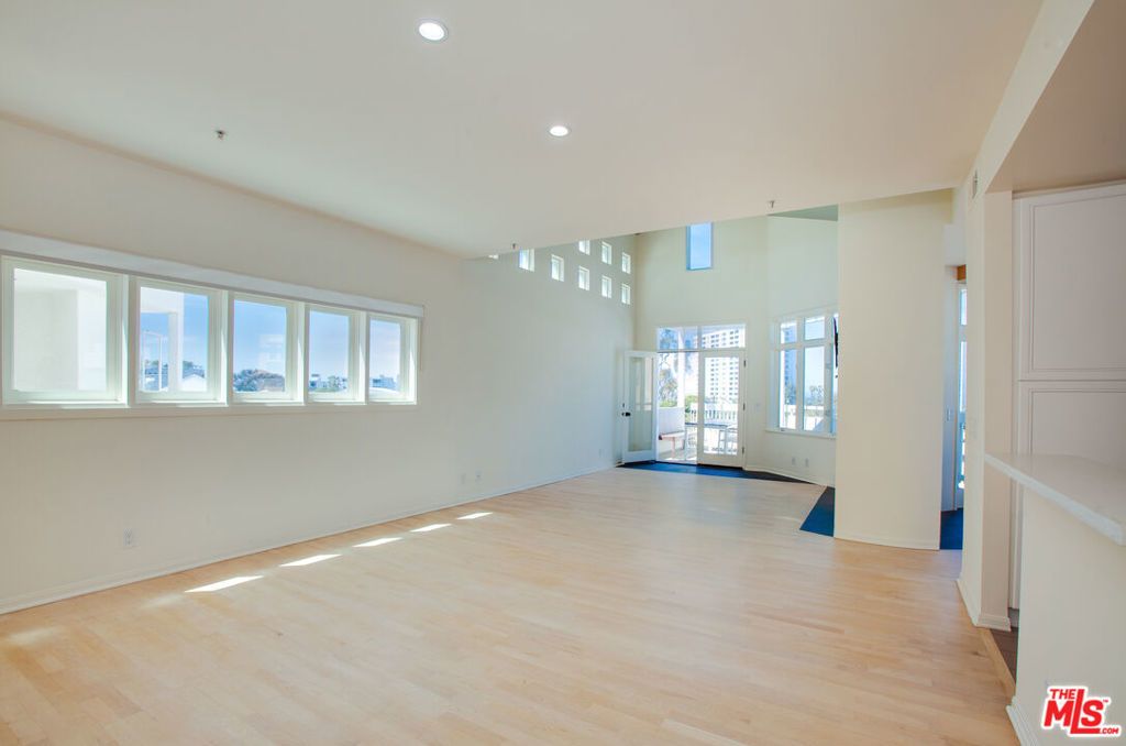 3002 3rd Street # 311, Santa Monica