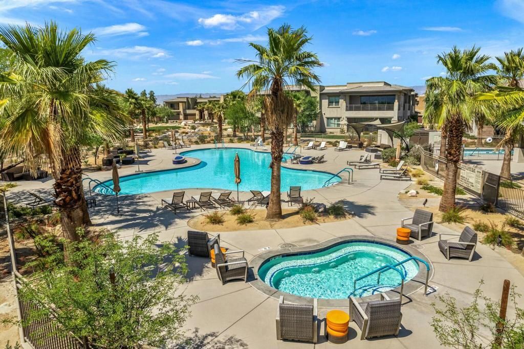 302 Retreat Circle, Palm Desert