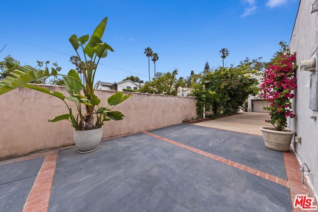 Photo of Listing #24473819