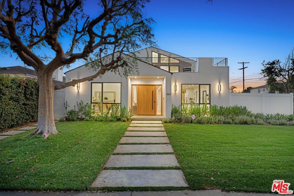 1801 S Bedford Street, Los Angeles