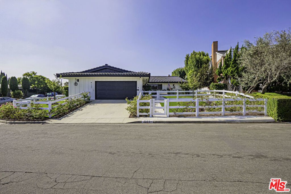 4137 Punta Alta Drive, Los Angeles